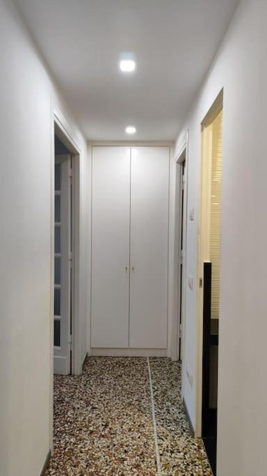 Cozy Apartment Near The Colosseum Rome Extérieur photo