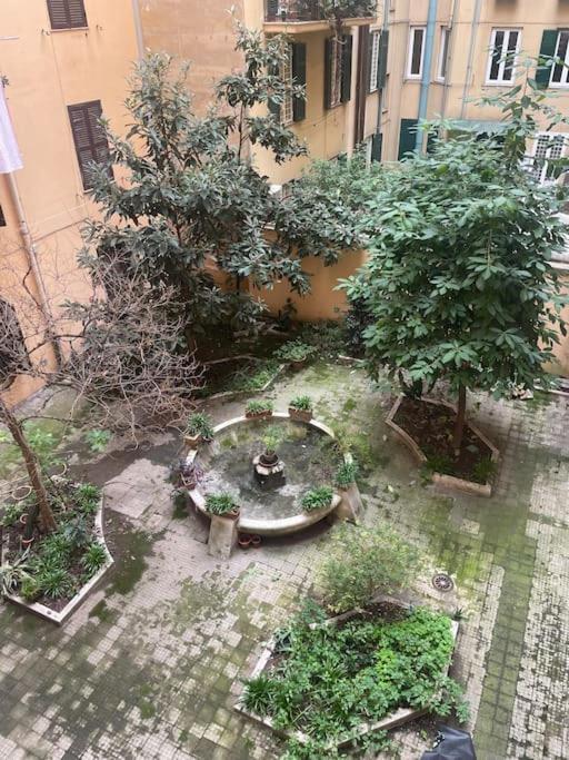 Cozy Apartment Near The Colosseum Rome Extérieur photo